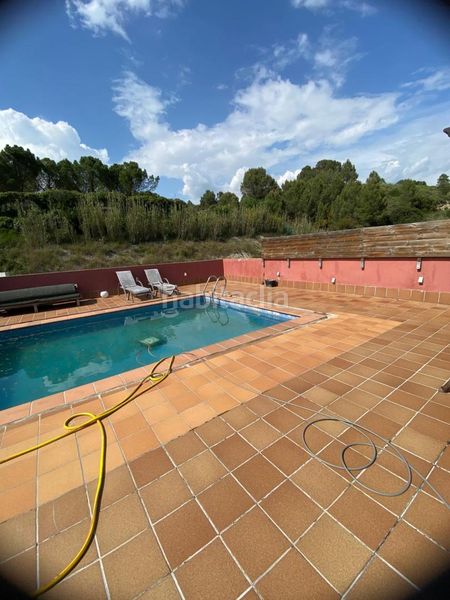 Foto 0299b3a5-b3fc-47d2-8539-93c5e152dbcb. Casa adossada amb calefacció aparcament a Súria