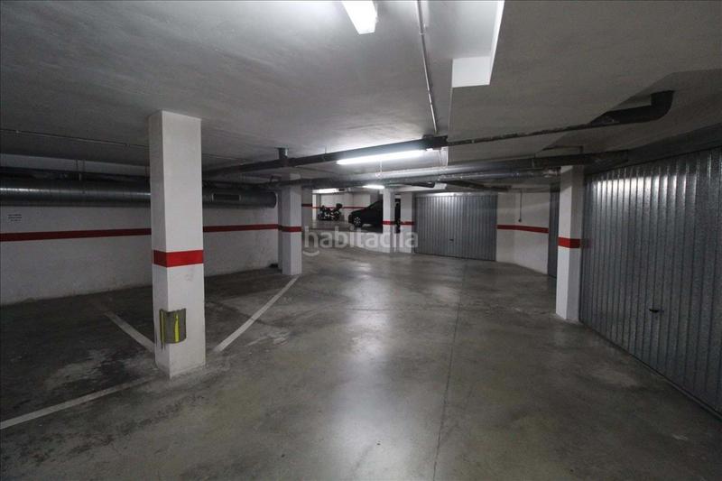 Foto f4d48246-063b-48e5-8d05-8a38d0a2c448. Aparcament cotxe a Centre-Zona Alta Alcoi