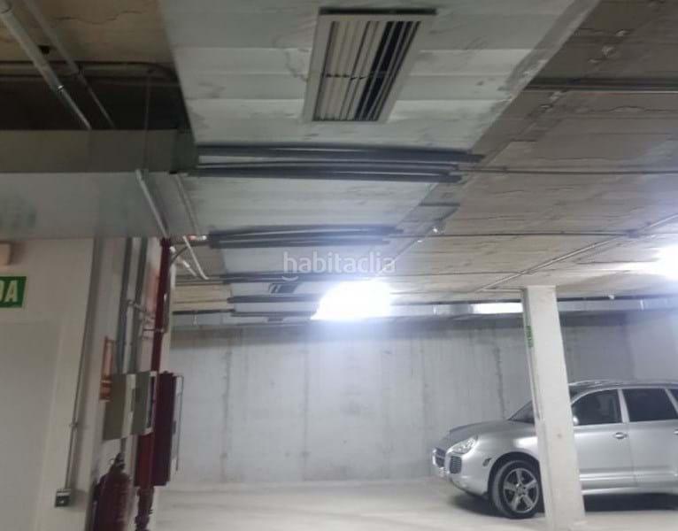 Foto dae4d41e-de56-4cb8-bcb3-9cf5887b2c68. Parking coche en Puerto Deportivo Guardamar del Segura