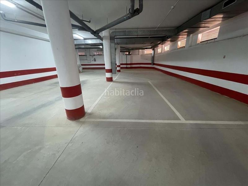 Foto a188a87f-4096-489f-abab-bec4db370ff7. Parking coche en Albatera