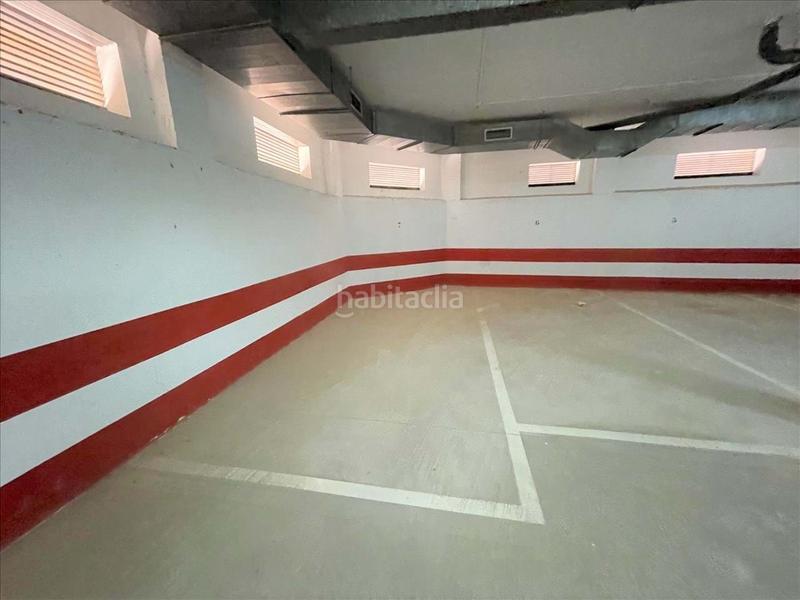 Foto f07cd562-9192-491f-aa45-2097d81f6034. Parking coche en Albatera