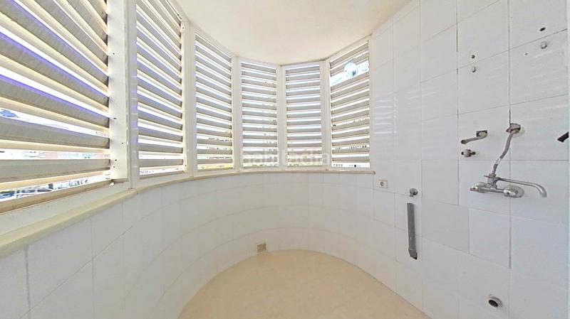 Foto 023952ed-a1f6-4704-9cf3-b9bf3a124df1. Piso en Playa Poniente Benidorm