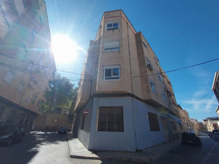 Piccolo appartamento in Zarzuela 27. Piso de 79 m para invertir en elda por 27.000   inmueble ocupado