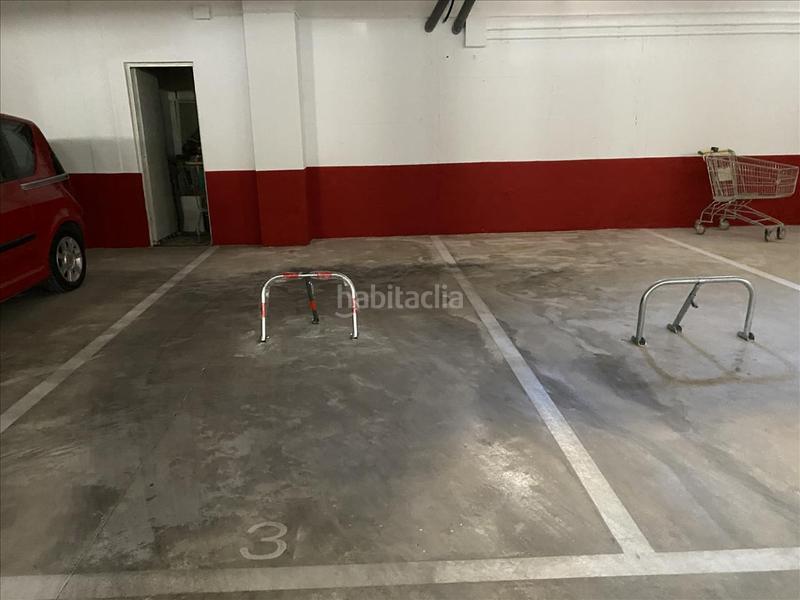 Foto e0de2d4d-2b1a-4e01-abdc-4ffbd8895491. Autoparkplatz in filipinas in Almoradí