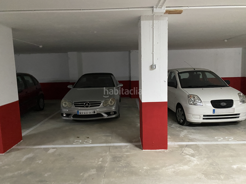 Foto 71c9a6e6-6e35-4705-9d3f-2b92744d2399. Parking voiture dans filipinas dans Almoradí