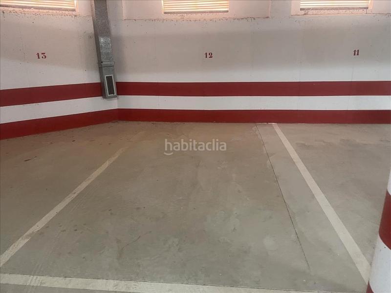 Foto 6fdf46f8-e0cc-4d4c-8a3f-ac5965a4f16f. Parking coche en poeta fermin limorte en Albatera