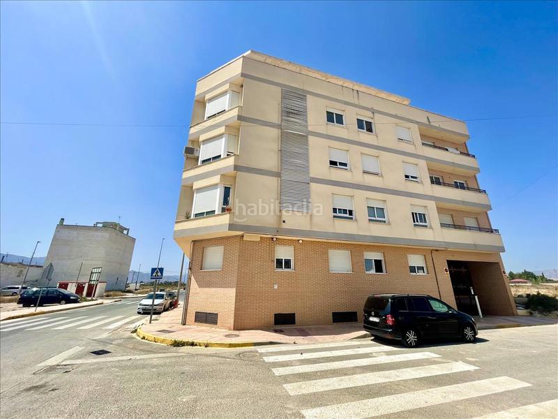 Foto 7ef7d84a-5763-4770-95e4-0d9259cf2099. Parking voiture dans poeta fermin limorte dans Albatera