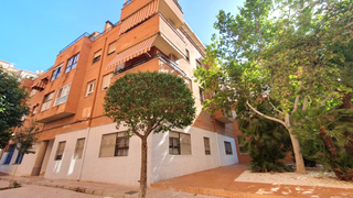 Loft en Carrer hernán cortés, 6, elda, spain 6. Áticodúplex ocupado con gran potencial  4 dormitorios, 2 baños,