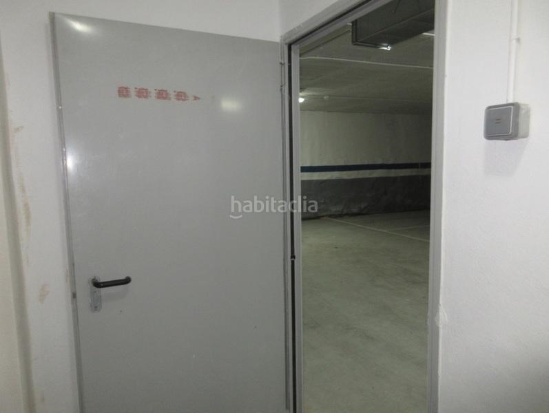 Foto ff6f1f60-5a31-41fd-b4c8-d5b885fdfd2d. Parking coche en san francisco en Campello Playa Campello (el)