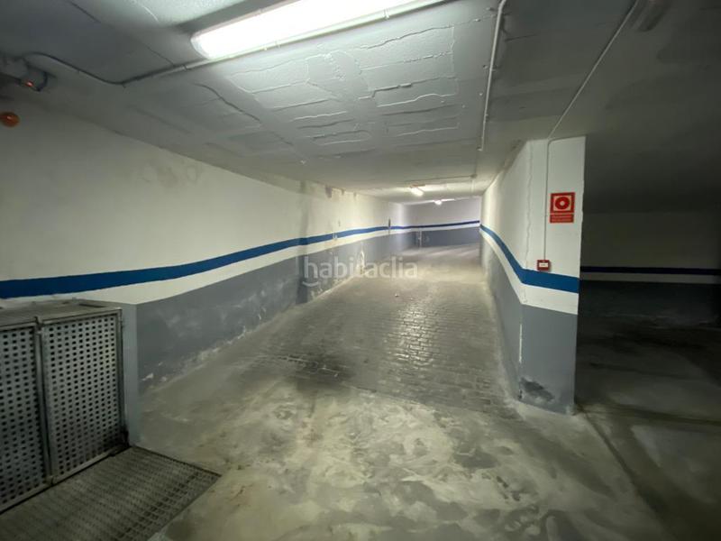 Foto 0ae38f46-f2ba-48c3-834a-571f4980a20e. Autoparkplatz in san francisco in Campello Playa Campello (el)