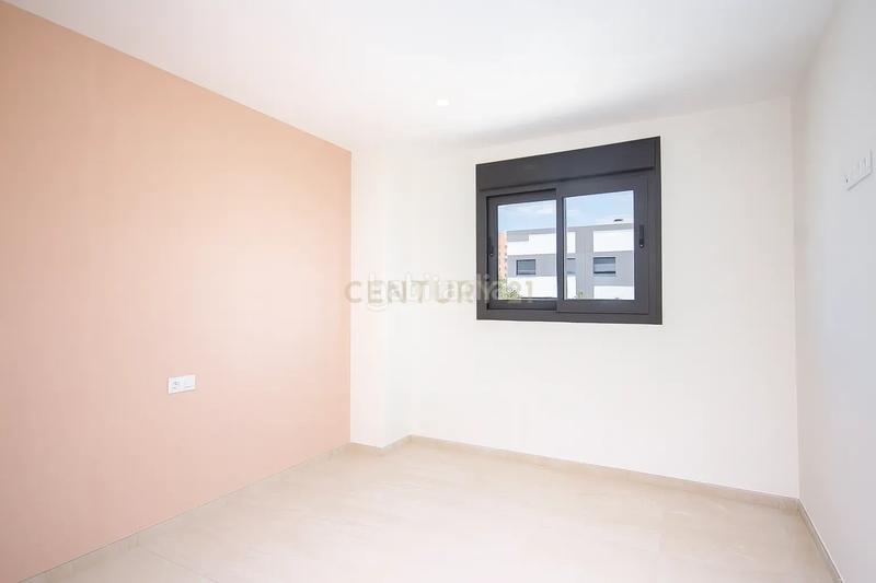 Foto 1c9f32a5-2098-4ecf-9fee-294c7c28757e. Apartament a calle bailarín josé espadero a Garbinet - Parque de las Avenidas Alicante