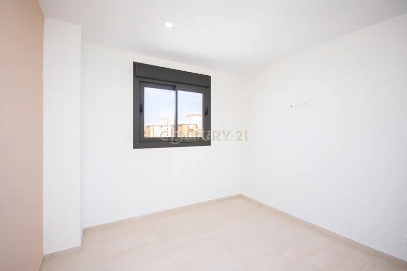 Foto 46c1ea63-1fbe-4912-bc64-beb4b3494985. Apartament a calle bailarín josé espadero a Garbinet - Parque de las Avenidas Alicante