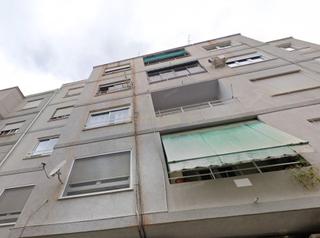 Appartement à Alfereces provisionales 10. Fantástico piso en elda