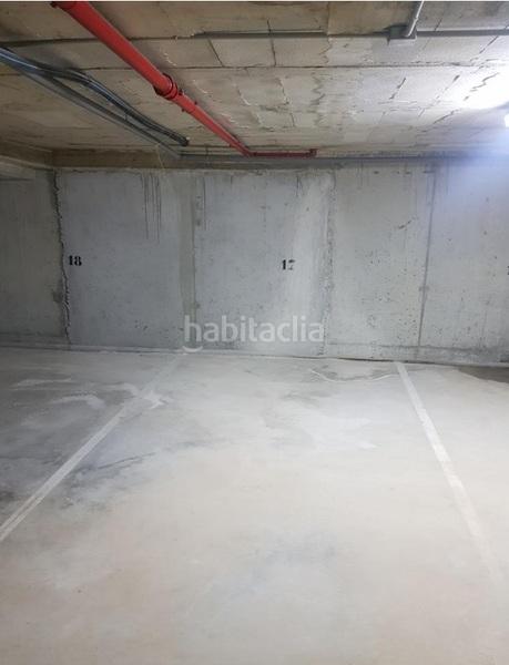 Foto e1349254-2254-4e82-9cc9-0792b56487c9. Parking voiture dans del puerto 34 -1 dans Puerto Deportivo Guardamar del Segura