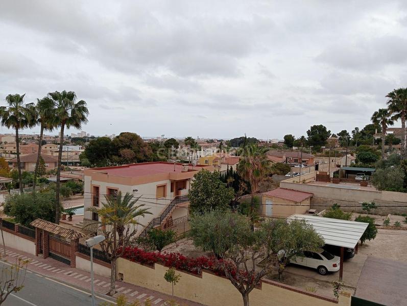 Foto 1d708f2c-5d40-4669-b42d-a977d3580b63. Casa a carrasqueta a Centro Mutxamel