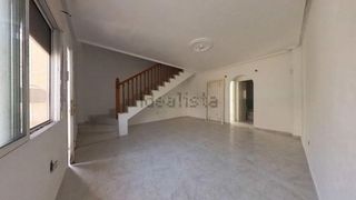 Maison jumelée à La arcadia, 2. Casa en rojales, alicante oportunidad en comunidad cerrada
