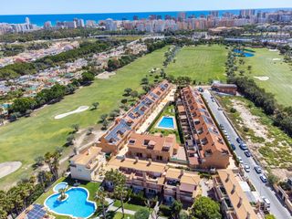 Maison jumelée  Cl clara campoamor 12 r.u.4.z9.2alicante/alacant (alicante). Chalet adosado en esquina en alicante golf, amplitud, privacidad