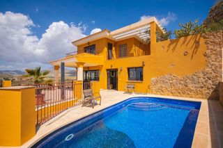 House  Carrer xaloc, 2j, busot, spain. Espectacular chalet con vistas infinitas y piscina privada