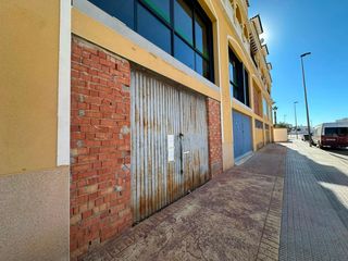 Geschäftsraum in Calle torrevieja, benijófar, spain. Amplio local comercial  en benijófar, alicante para recuperar
