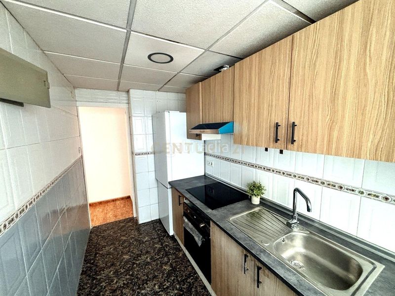 Foto 8e6750d3-6c52-4688-8063-d2227bd43b83. Lloguer apartament a Plaza Castelar - Mercado Central Elda