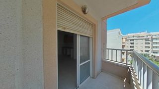 Pis  Calle clemente gosalvez, 74, torrevieja, spain. Acogedor apartamento en torrevieja, alicante