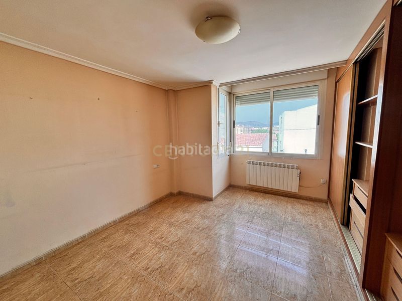 Foto 4d9d46df-6a05-4045-b09f-53de9e2e9f35. Apartment in calle colón in Castalla