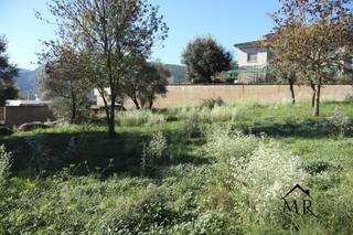Terreny residencial a Montagut i Oix. Terreno urbanizable en venta