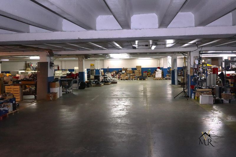 Foto c0f18c8e-fa06-4df3-b14a-76dd61d554af. Nau industrial a Eixample Mataró