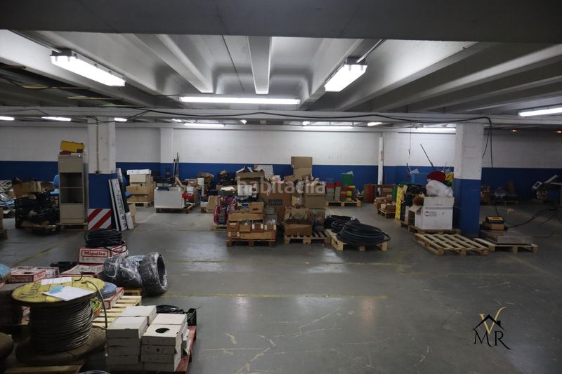 Foto cbff9111-752f-40db-aa6a-bdf70d1a8236. Nau industrial a Eixample Mataró