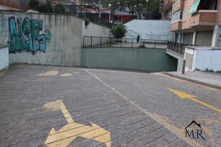 Aparcament cotxe a De catalunya 39. Plaza de parking amplia y de f�cil acceso en av. lloreda