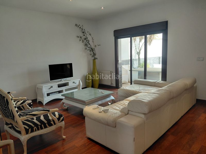 Foto b6b9988e-6b08-4a70-9162-8b4a4a46d974. Casa aparellada amb calefacció aparcament a Fuente de Cantos