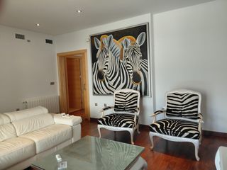 Casa aparellada  Calle tomillo. Espectacular vivienda