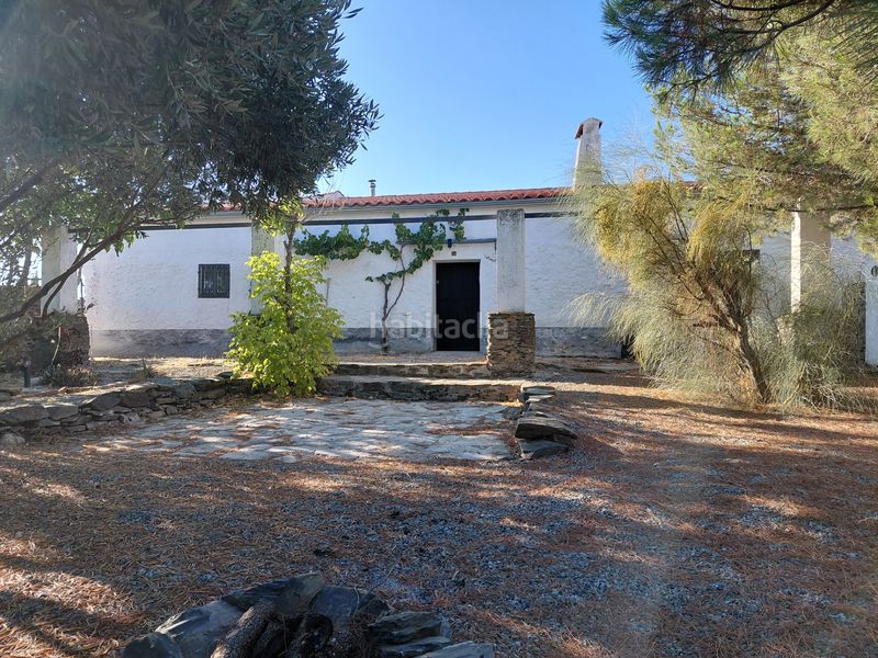 Foto 20831c98-1095-488b-89f6-83cd1c016982. Casa adossada amb xemeneia aparcament a Fuente de Cantos