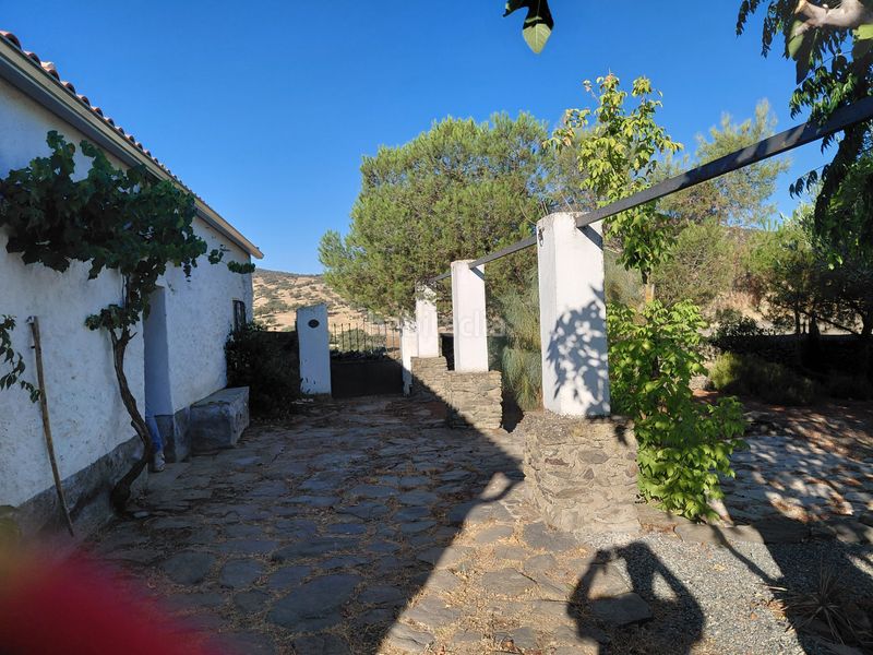 Foto 415a57b5-86db-49d3-88f0-0df10cfee02d. Casa adossada amb xemeneia aparcament a Fuente de Cantos
