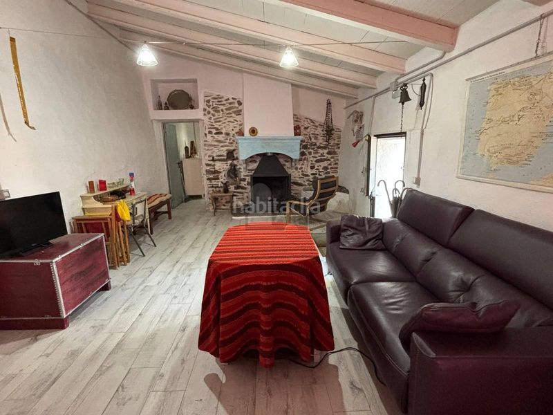 Foto fb6c3295-e819-4a6f-b75b-f4a288e8772d. Casa adossada amb xemeneia aparcament a Fuente de Cantos