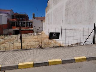 Terreno residenziale in Calle guadalcanal 74. Solar urbano 312m2 perfecto para vivienda