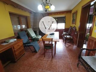 Casa  Calle rosales. Amplio chalet en calvarrasa de abajo!