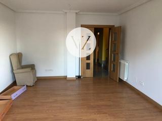 Location Chalet  Avenida de marco antonio. Alquiler de ensueño vivienda unifamiliar!