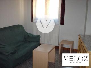 Piso  Paseo del gran capitán. Se vende apartamento a escasos metros de la puerta zamora, a la