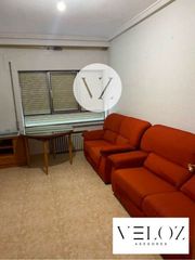 Lloguer Pis  Plaza carmelitas. Alquiler de piso amplio y luminoso para estudiantes en plaza car