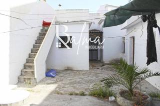Casa en Torrox Pueblo. En pleno centro del pueblo blanco de origen árabe, torrox