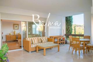 Flat in Divina Pastora. En una prestigiosa urbanización de marbella, con un estilo medit