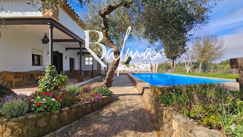 Foto 5075f278-bef8-4398-9664-345a57d6a70d. Xalet amb aparcament piscina a Casco Histórico Ronda
