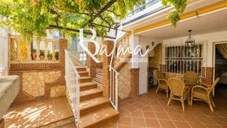 Casa a Periana. Amplia vivienda familiar con garaje y grandes espacios exteriore