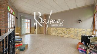 Maison à Sayalonga. 2 en 1 en sayalonga vivienda y oportunidad de negocio