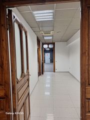 Alquiler Oficina en Pla�a del nou 2. Oficinas en nave industrial
