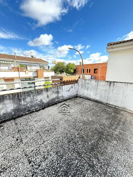 Foto a553e75c-d060-462c-bd1e-1e1715eec279. Casa se vende casa con cochera en Malpartida de Cáceres