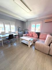 Etagenwohnung  Barrio de luna. Piso en plaza de italia cáceres, cáceres