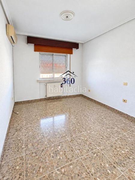 Foto 437a59cc-bc28-48b0-aa54-140fe9c235aa. Flat with parking in Centro Cáceres
