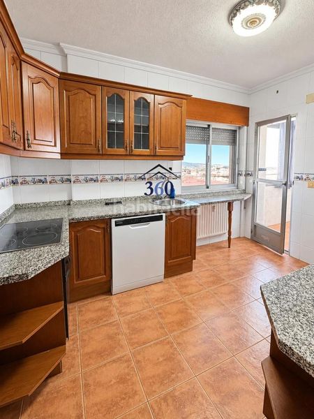 Foto a5ed4182-c078-4052-8064-40c8f0959fde. Flat with parking in Centro Cáceres